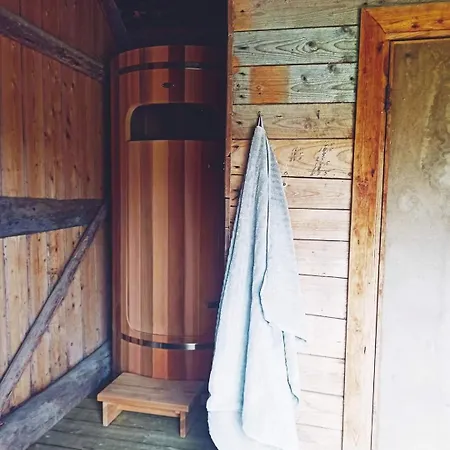 Hannaksen Tila - Tentsiles Kemping *